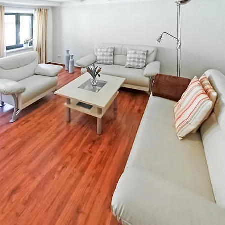 2 Bedroom Stunning In Waren Mueritz *