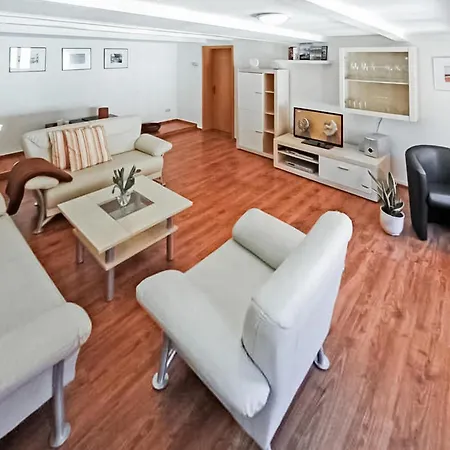 2 Bedroom Stunning In Waren Mueritz Apartment